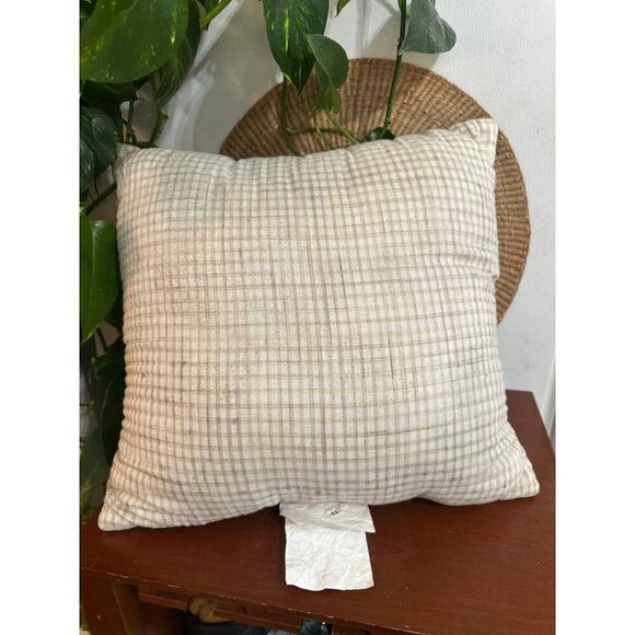 Target threshold, decorative pillow bunnies - Picture 8 of 12